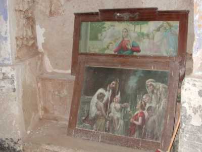 ...e tele che ritraevano la Sacra Famiglia